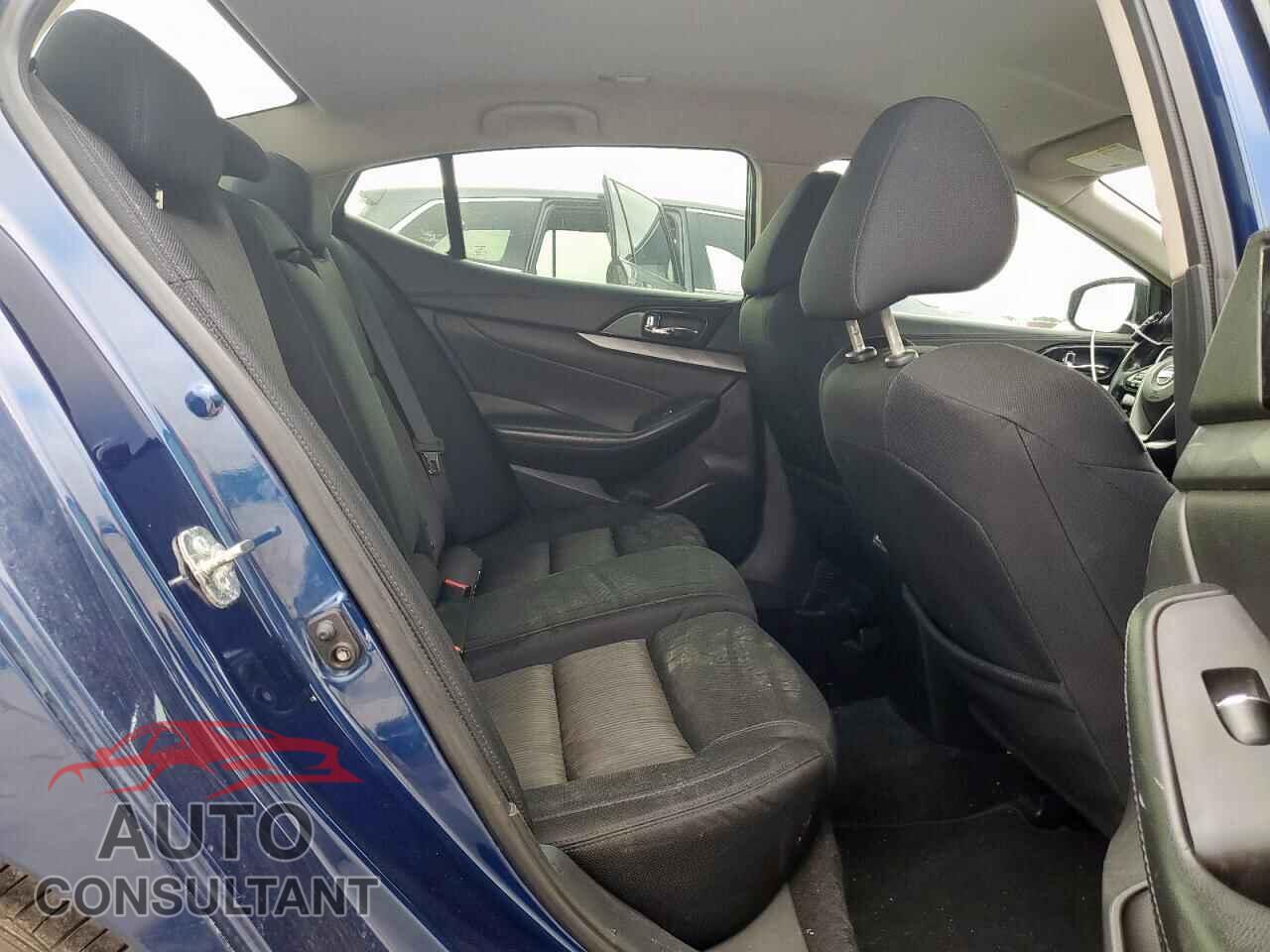 NISSAN MAXIMA 2017 - 1N4AA6AP1HC437103