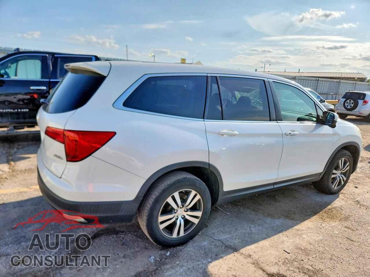 HONDA PILOT 2017 - 5FNYF6H54HB094367