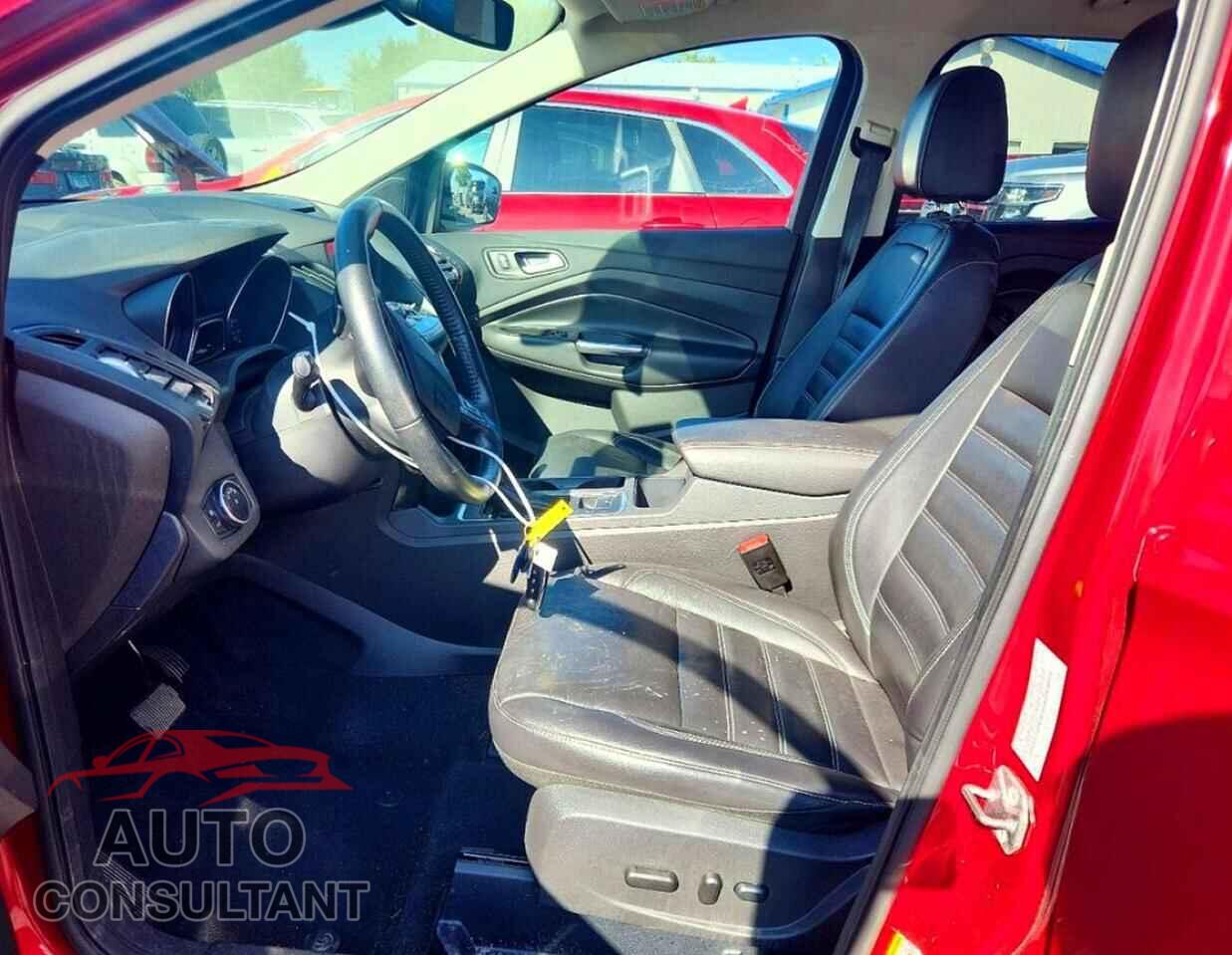 FORD ESCAPE 2017 - 1FMCU9JD3HUC20708