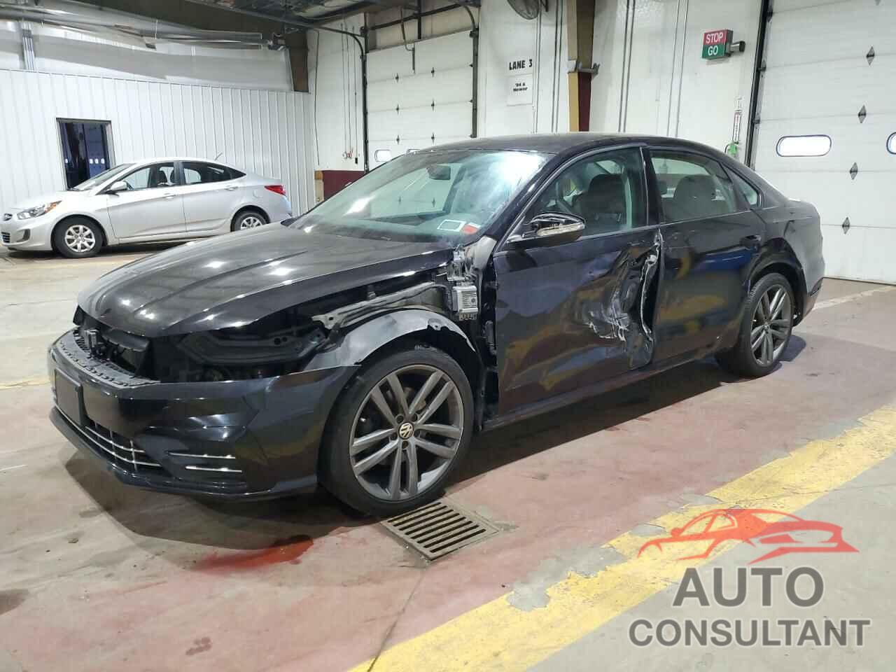 VOLKSWAGEN PASSAT 2018 - 1VWAA7A35JC033608