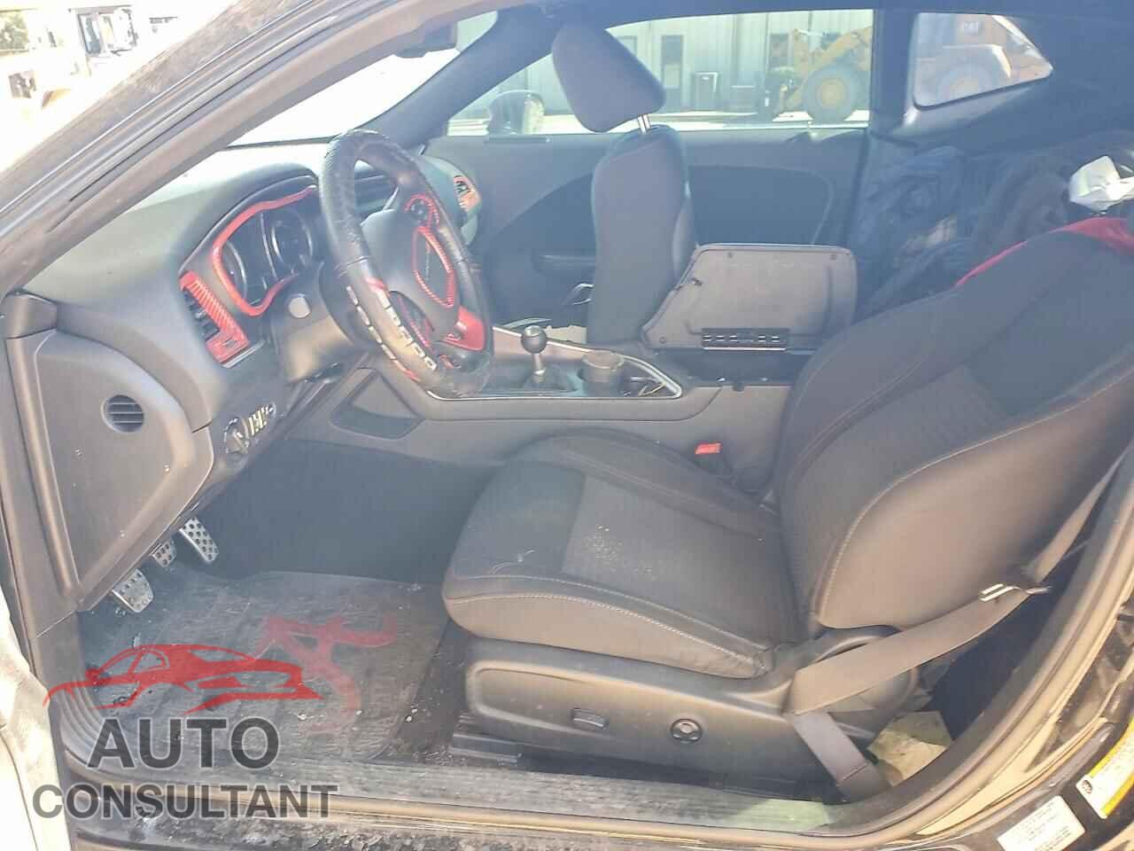 DODGE CHALLENGER 2016 - 2C3CDZBT2GH240769