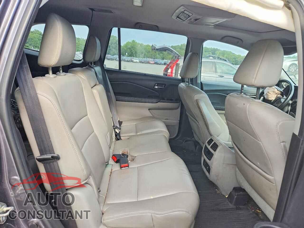 HONDA PILOT 2017 - 5FNYF5H92HB008387