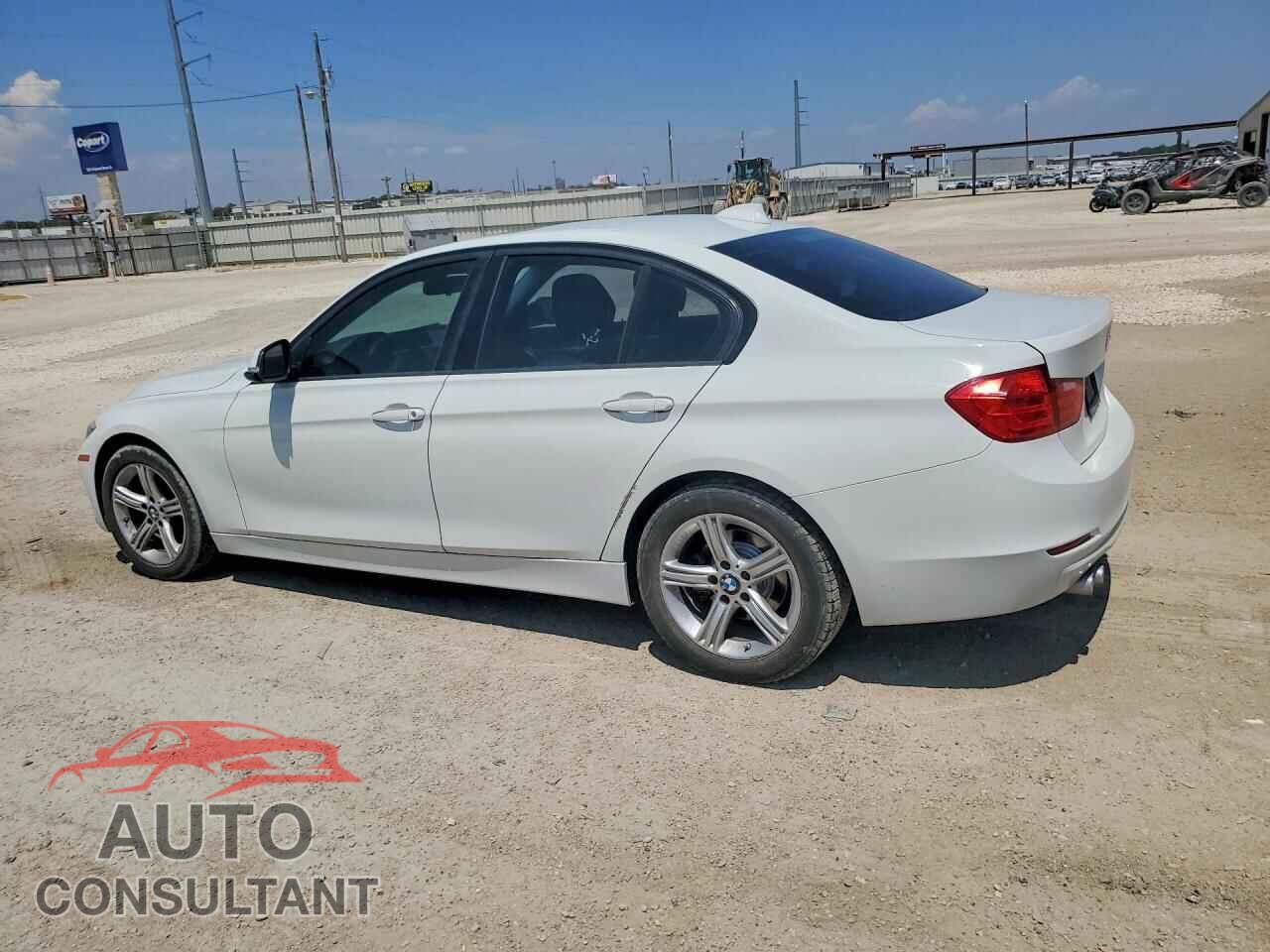BMW 3 SERIES 2014 - WBA3C1C58EK105475