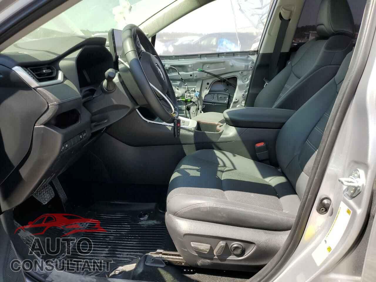 TOYOTA RAV4 2023 - JTMD6RFV2PD548446