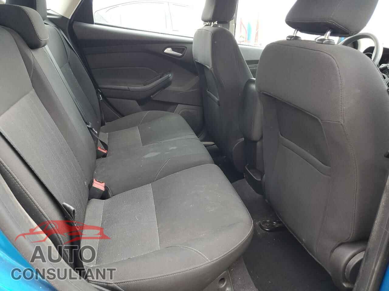FORD FOCUS 2015 - 1FADP3K21FL287052