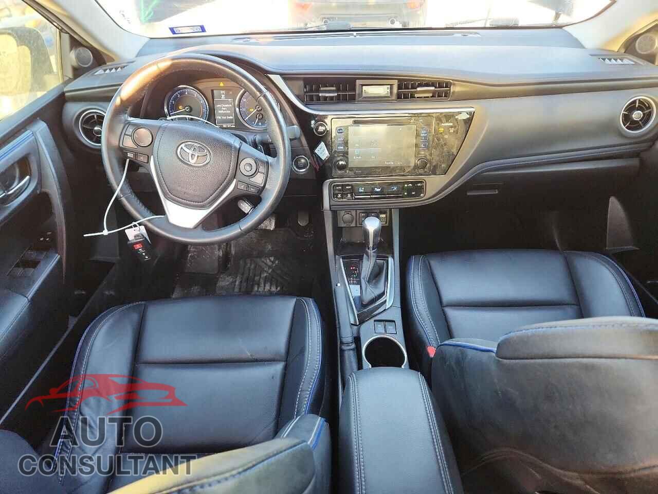 TOYOTA COROLLA 2017 - 5YFBURHE5HP618496