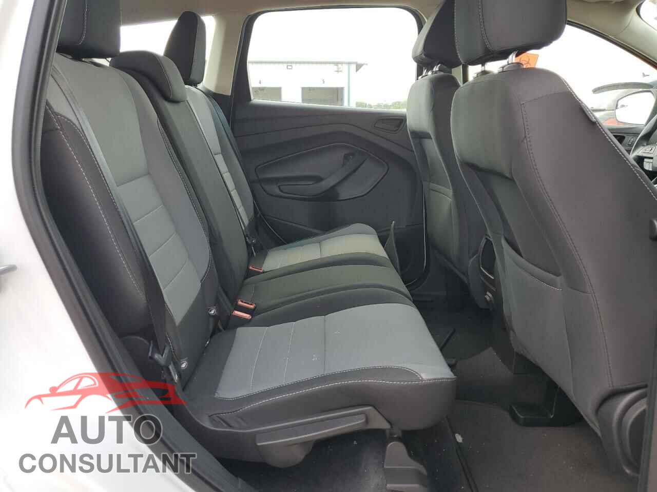 FORD ESCAPE 2017 - 1FMCU0F78HUC93393