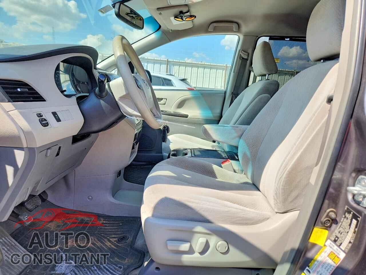 TOYOTA SIENNA 2013 - 5TDKK3DC2DS301073