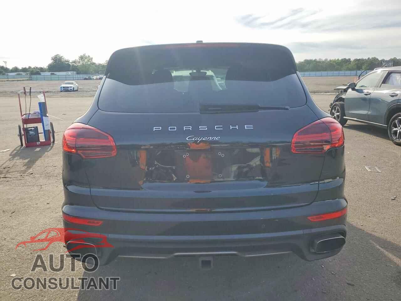 PORSCHE CAYENNE 2016 - WP1AA2A26GKA11854