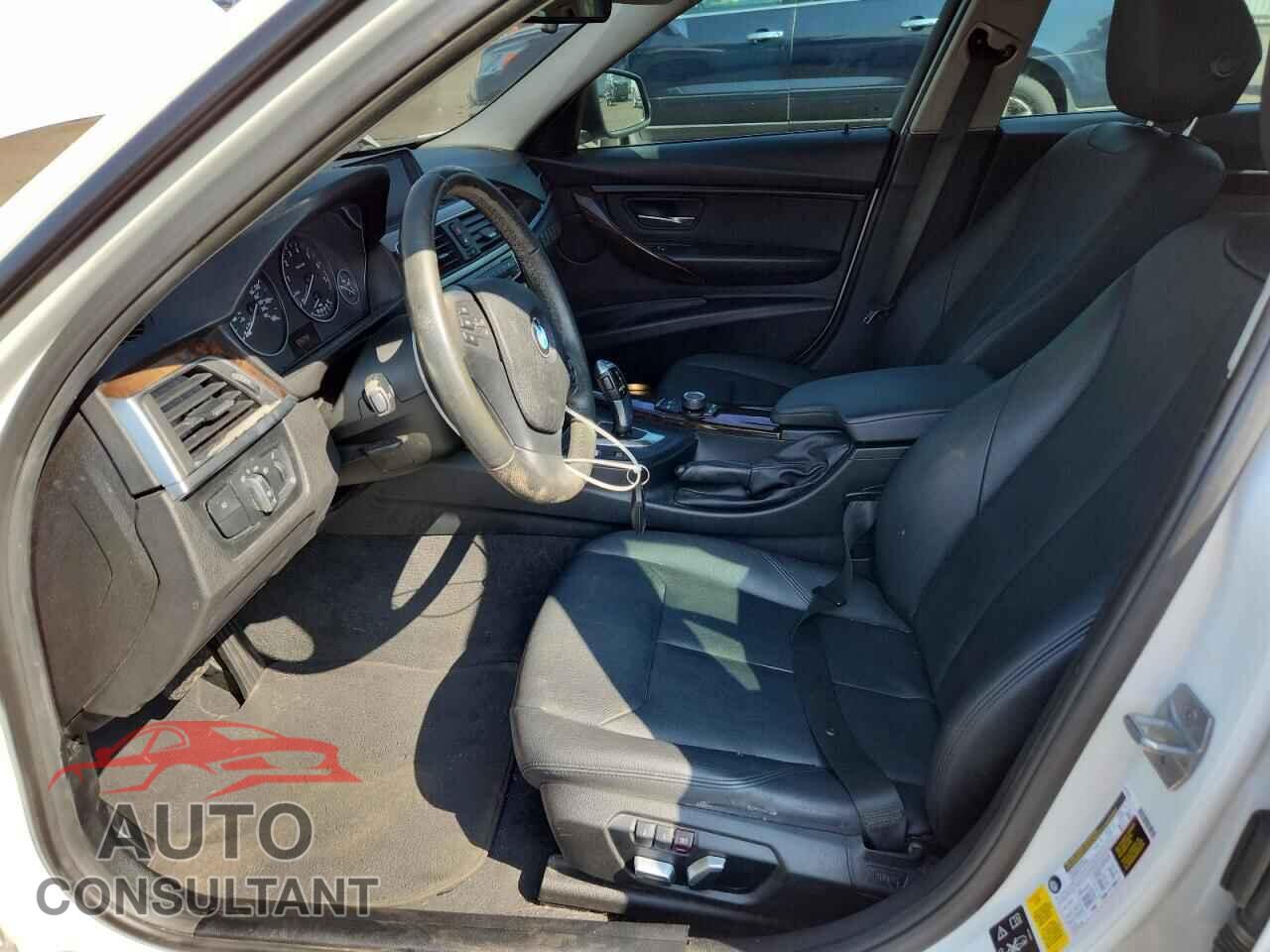 BMW 3 SERIES 2017 - WBA8A3C35HK692616