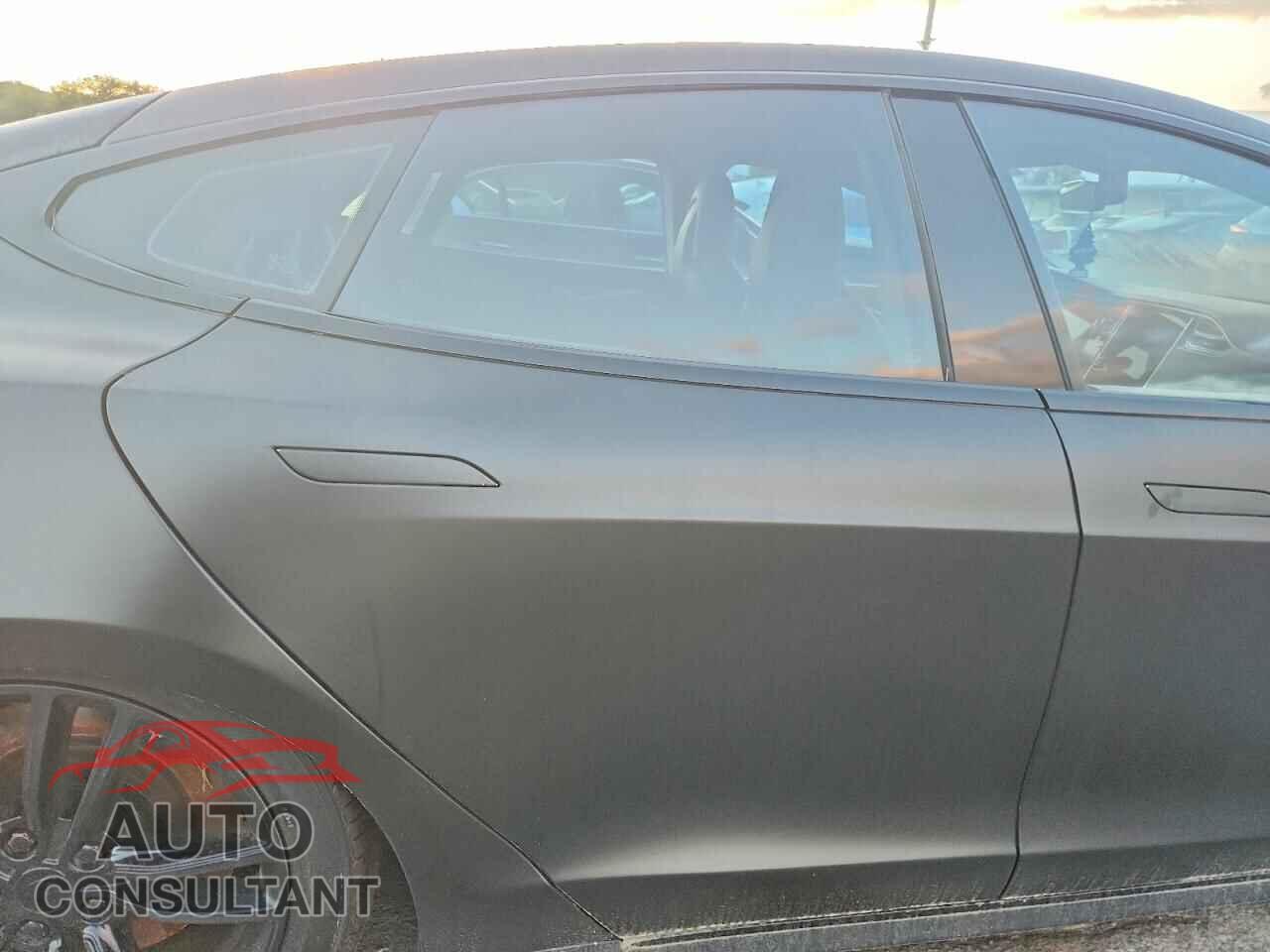 TESLA MODEL S 2013 - 5YJSA1CP3DFP06052