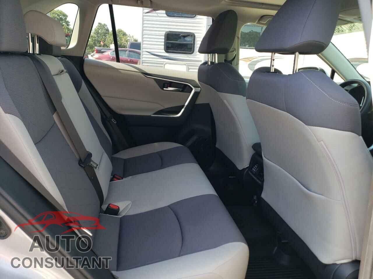 TOYOTA RAV4 2019 - JTMP1RFV8KD516539