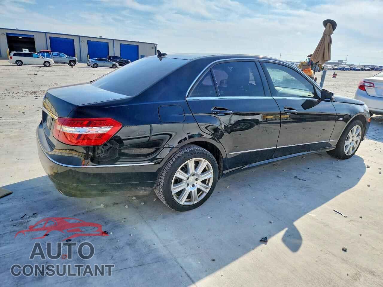 MERCEDES-BENZ E-CLASS 2012 - WDDHF5KB6CA543953