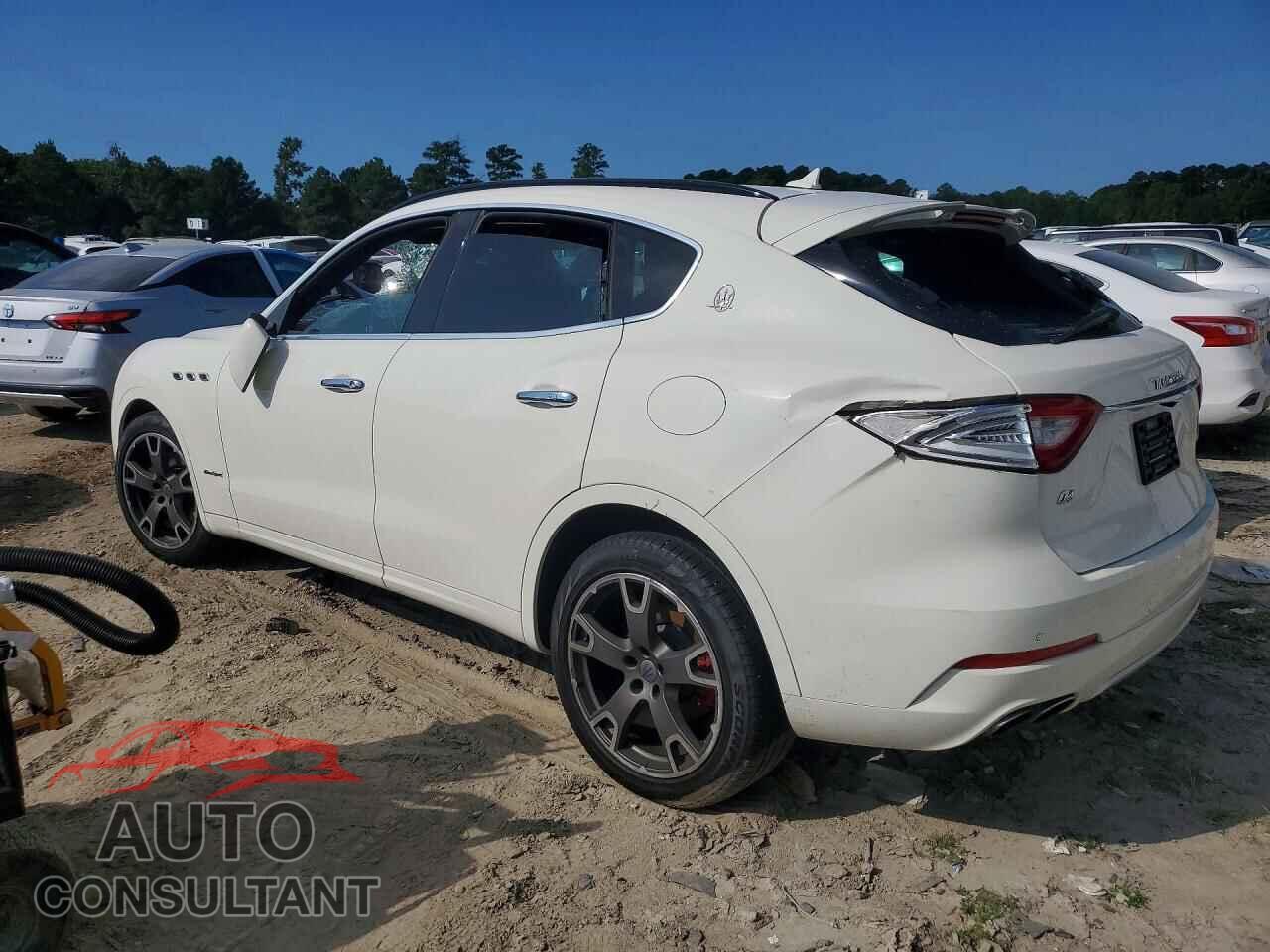 MASERATI ALL OTHER 2018 - ZN661XUS0JX279517