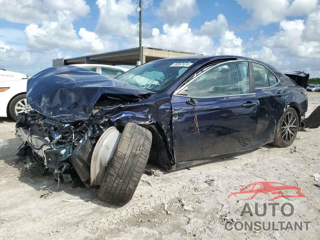 TOYOTA CAMRY 2021 - 4T1G11AK5MU481164