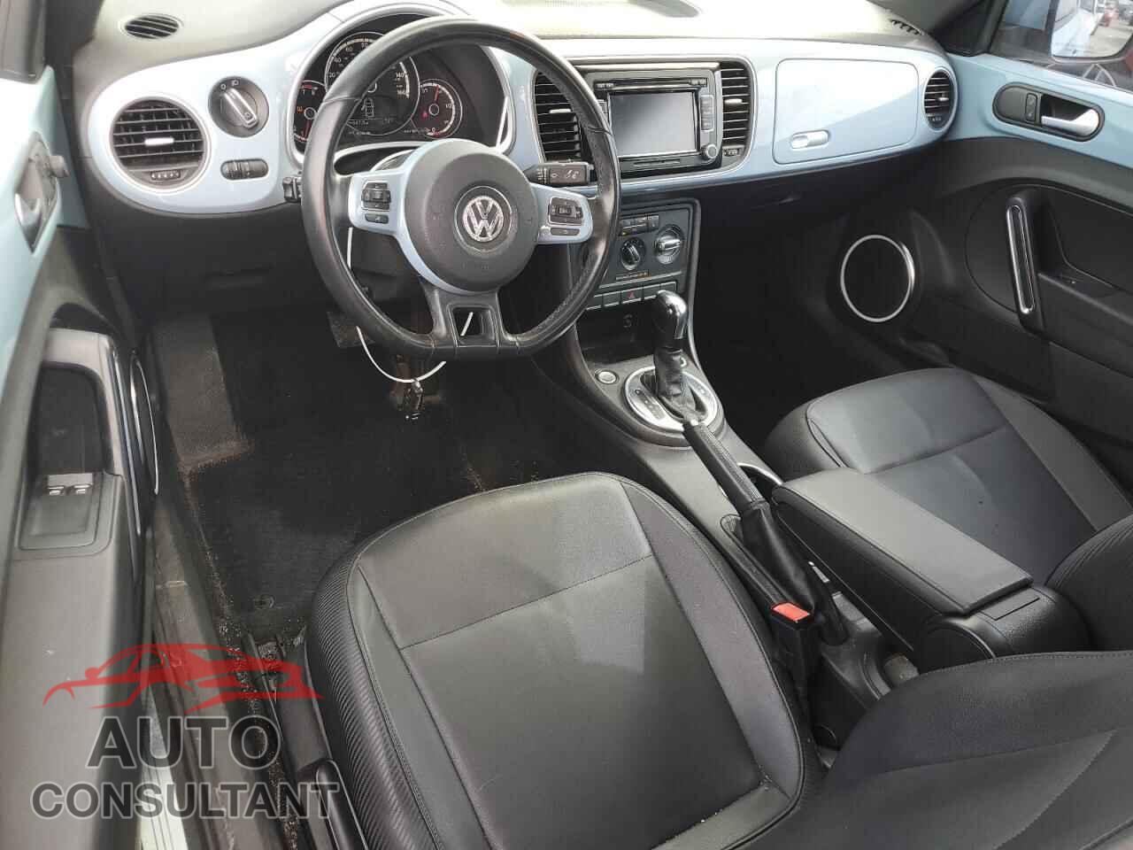 VOLKSWAGEN BEETLE 2013 - 3VWJP7AT3DM611237