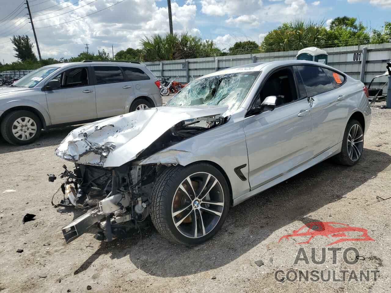 BMW 3 SERIES 2017 - WBA8Y3C34HG451001