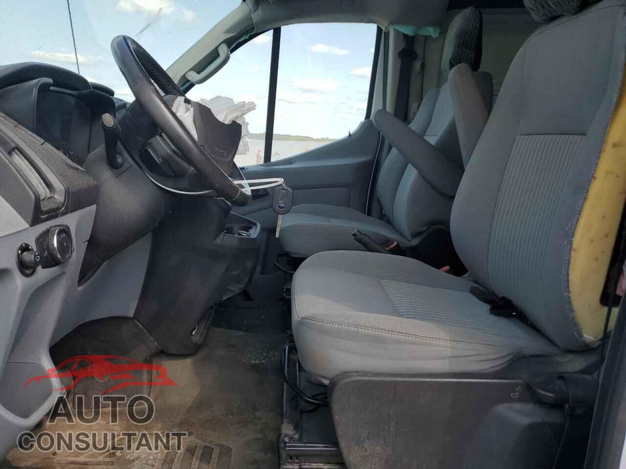 FORD TRANSIT 2017 - 1FTYR1ZM6HKB20857