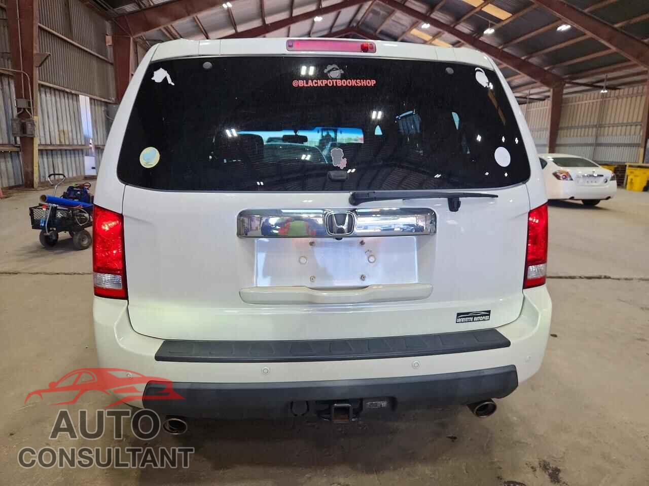 HONDA PILOT 2011 - 5FNYF3H92BB029445