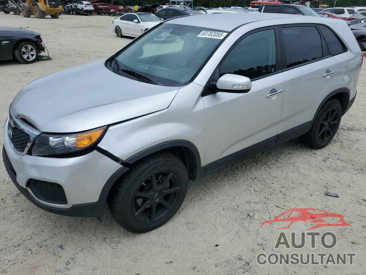 KIA SORENTO 2011 - 5XYKT3A12BG013208