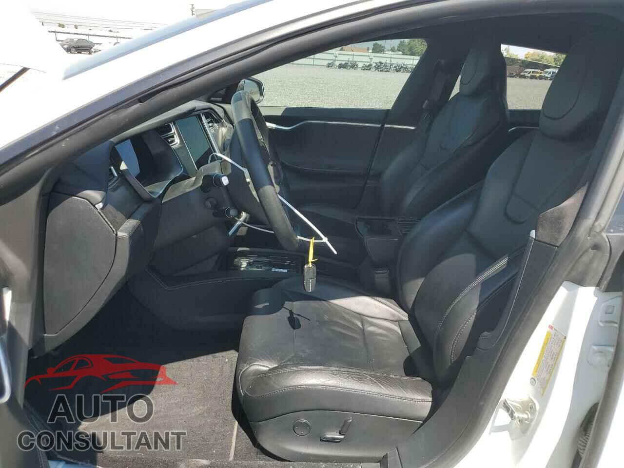 TESLA MODEL S 2017 - 5YJSA1E17HF196755