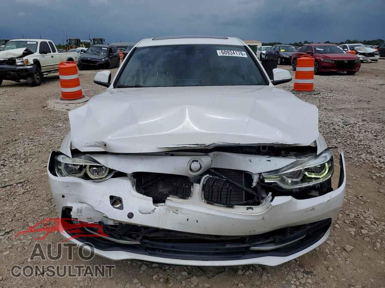BMW 3 SERIES 2016 - WBA8E9G52GNU28155