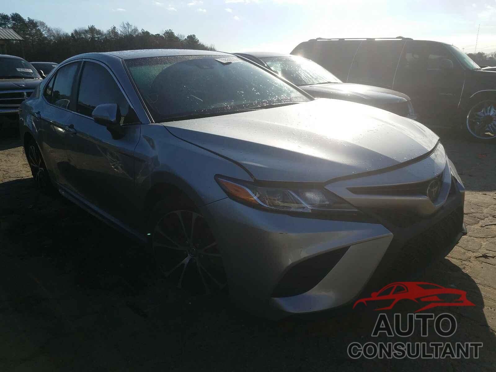 TOYOTA CAMRY 2018 - 4T1B11HK8JU655711