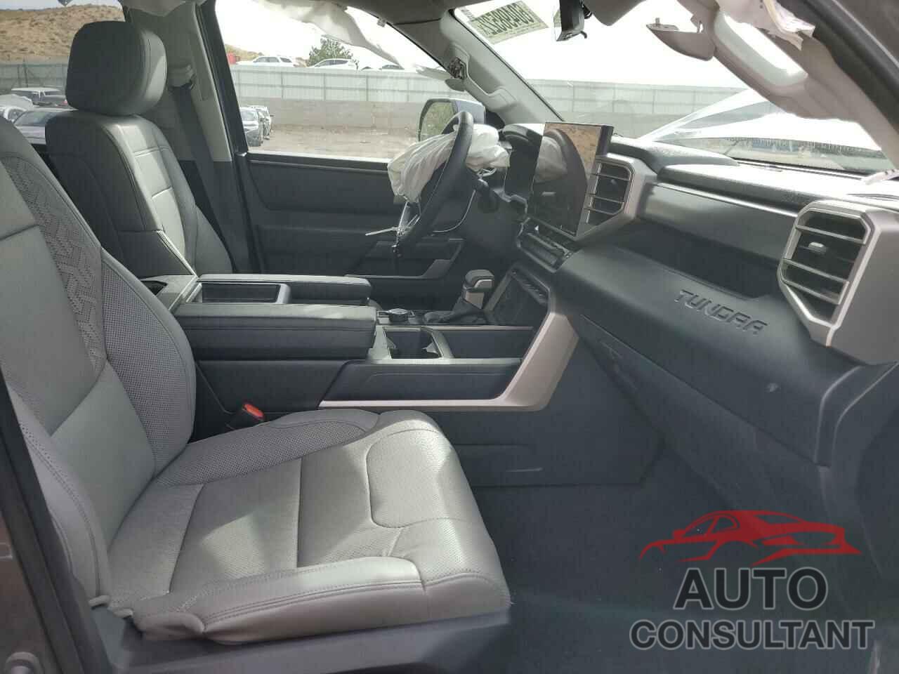 TOYOTA TUNDRA 2022 - 5TFLA5DB5NX014719