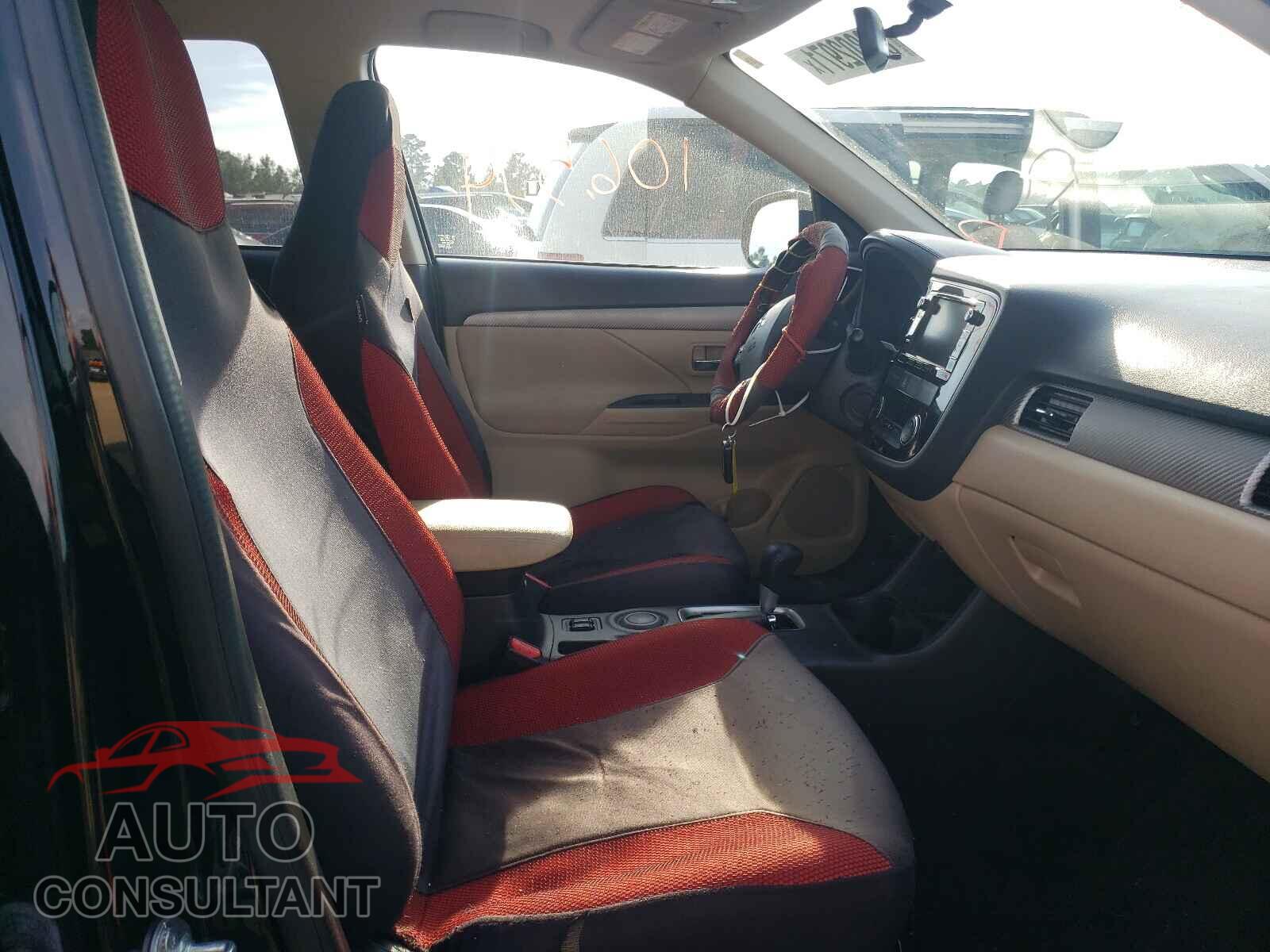 MITSUBISHI OUTLANDER 2016 - JA4AD3A32GZ013528