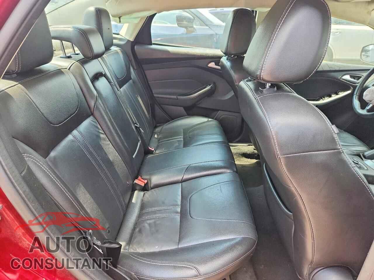 FORD FOCUS 2014 - 1FADP3F27EL397760