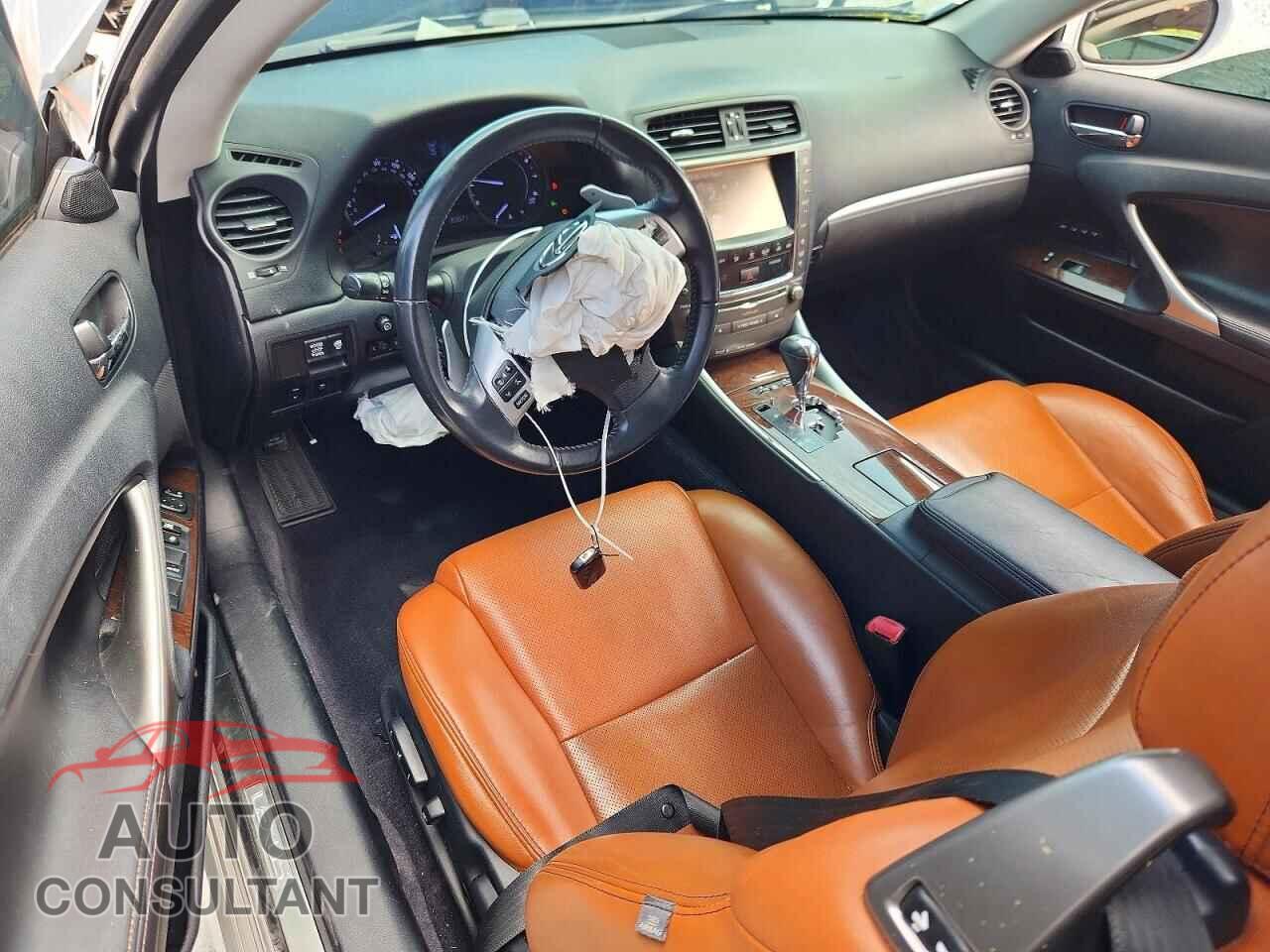 LEXUS IS 2013 - JTHFF2C23D2526746