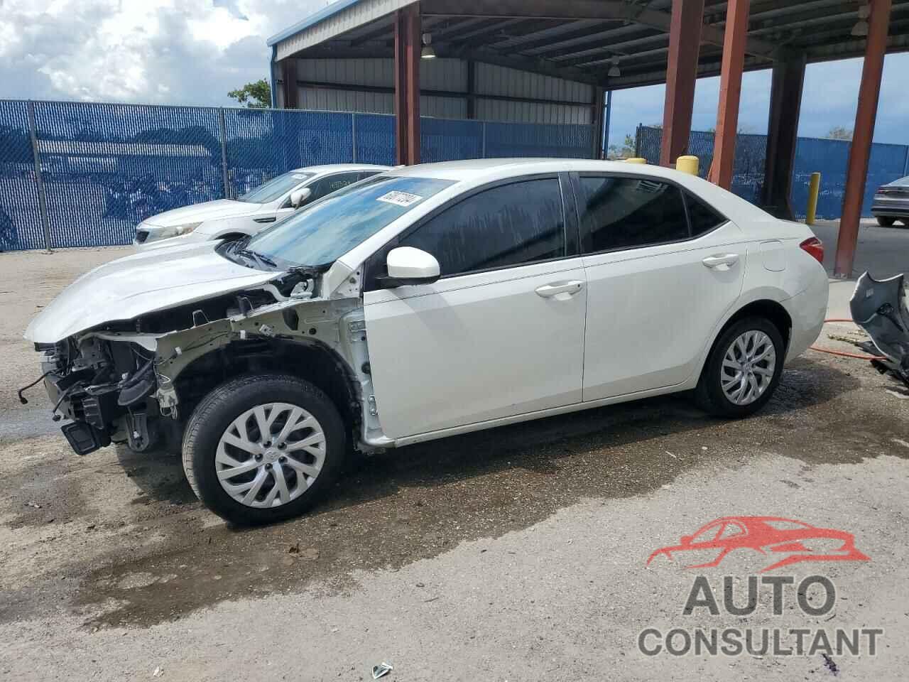 TOYOTA COROLLA 2018 - 5YFBURHEXJP843051