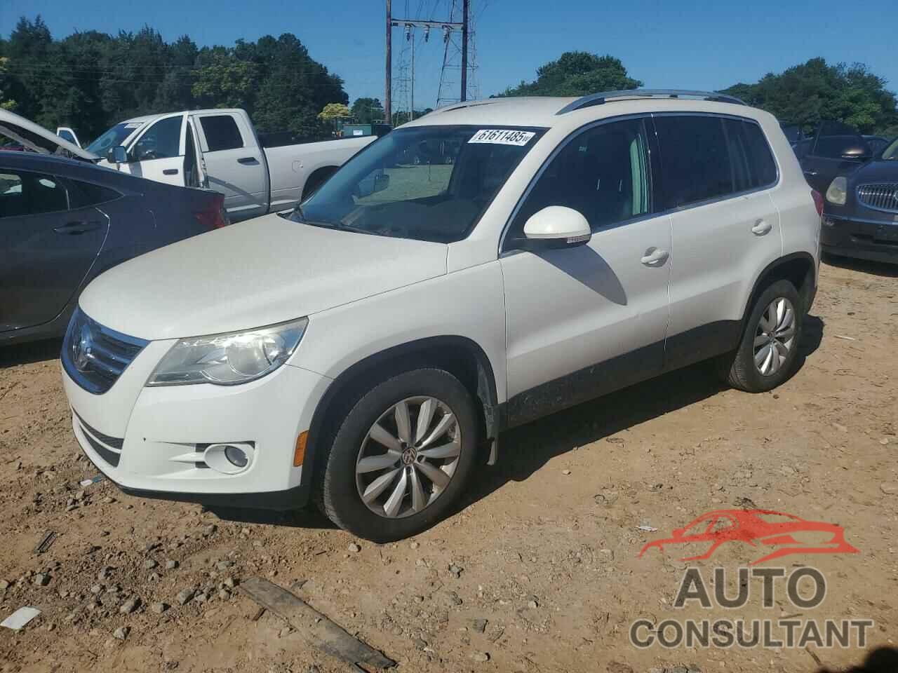 VOLKSWAGEN TIGUAN 2011 - WVGAV7AX3BW523437
