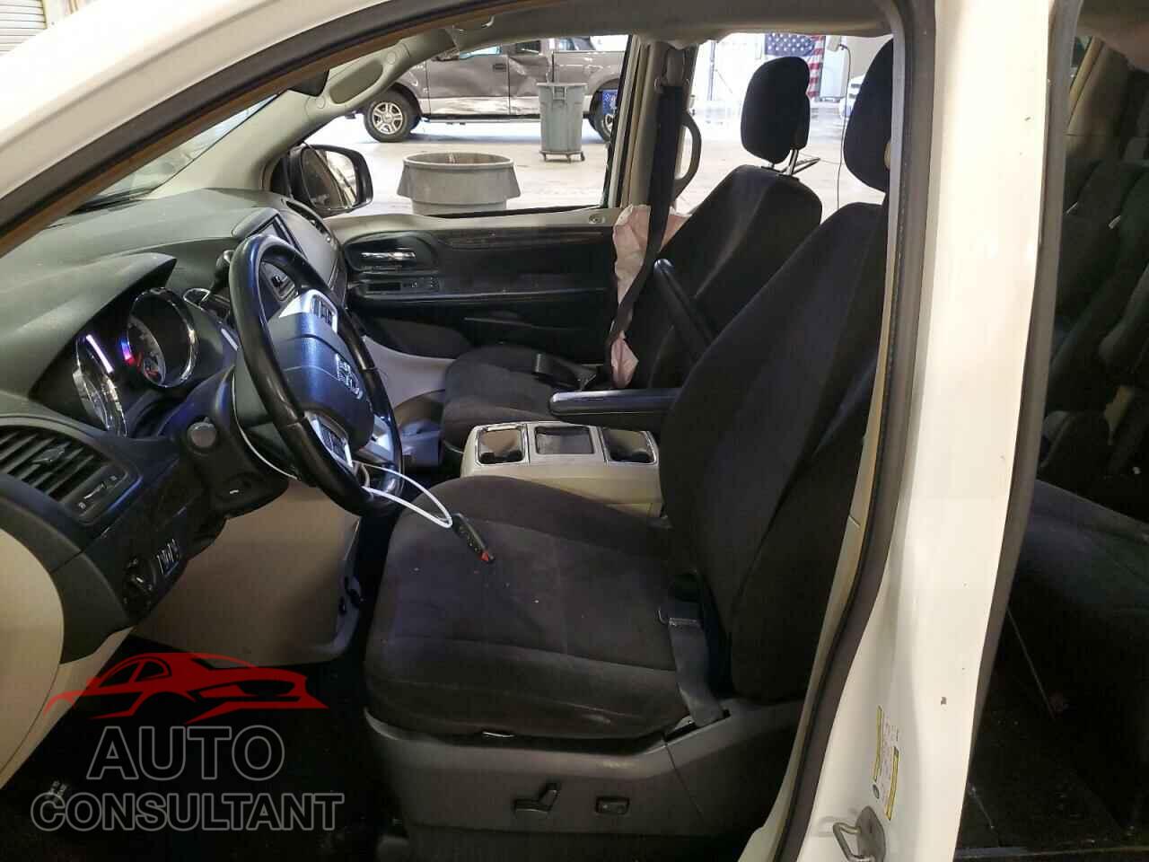 DODGE CARAVAN 2011 - 2D4RN5DG8BR661445