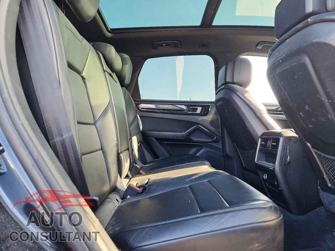 PORSCHE CAYENNE 2019 - WP1AA2AY5KDA06579
