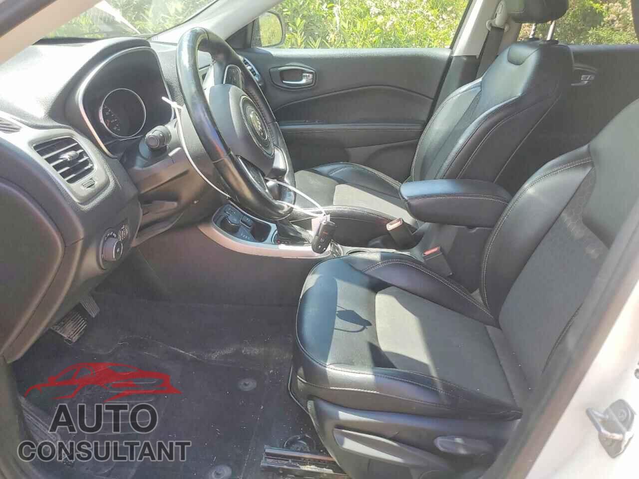 JEEP COMPASS 2018 - 3C4NJDBB4JT261483