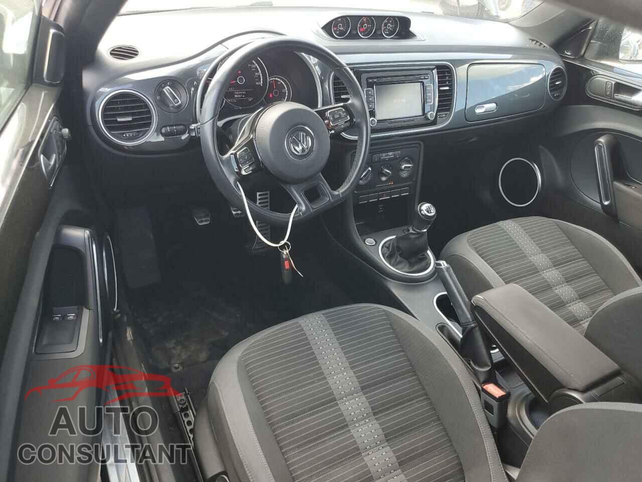 VOLKSWAGEN BEETLE 2014 - 3VW4T7AT7EM610036
