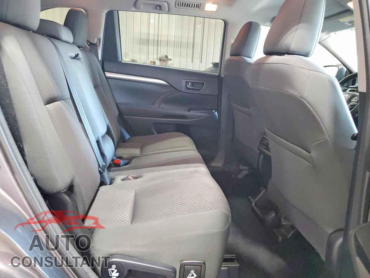 TOYOTA HIGHLANDER 2018 - 5TDBZRFHXJS861233