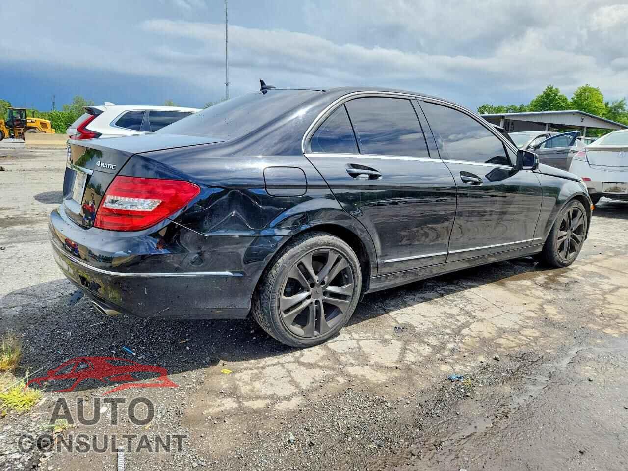 MERCEDES-BENZ C-CLASS 2013 - WDDGF8AB4DR264132