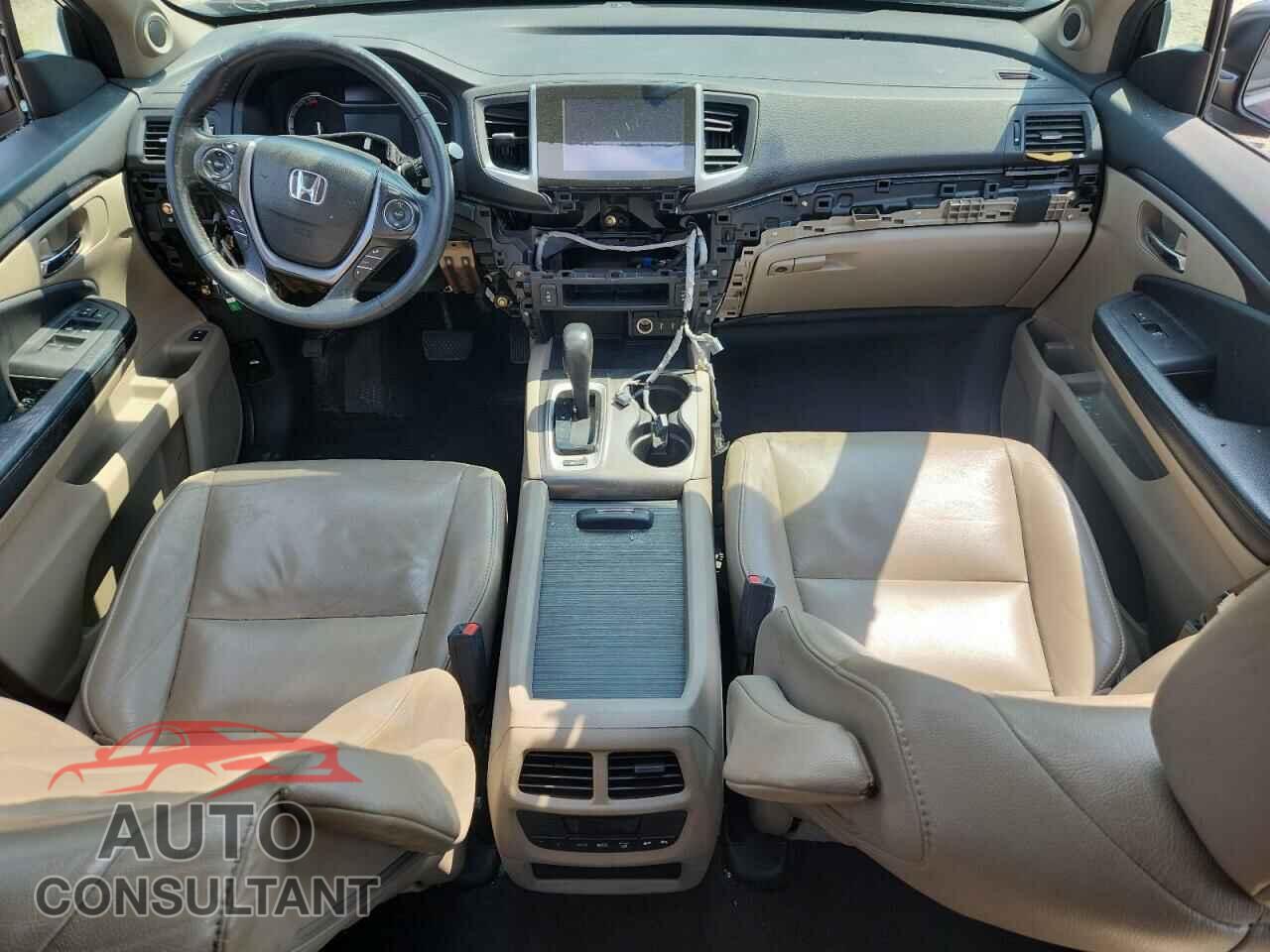 HONDA PILOT 2017 - 5FNYF6H58HB020577
