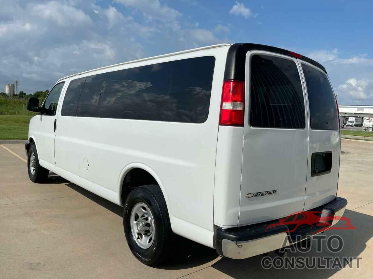CHEVROLET EXPRESS 2019 - 1GAZGPFG4K1218660