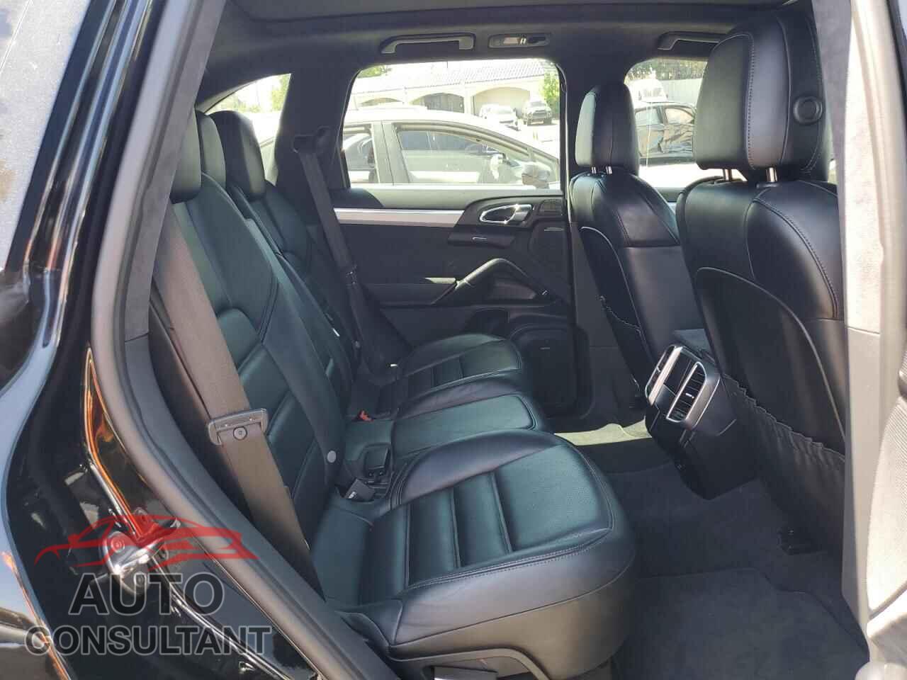 PORSCHE CAYENNE 2016 - WP1AD2A28GLA76562