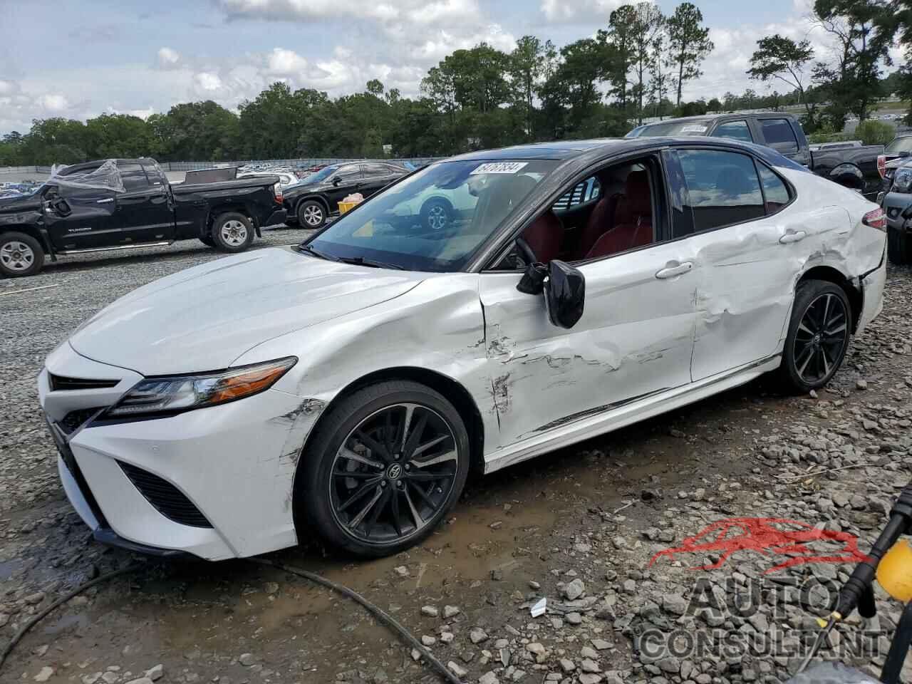 TOYOTA CAMRY 2018 - 4T1B61HK7JU090286