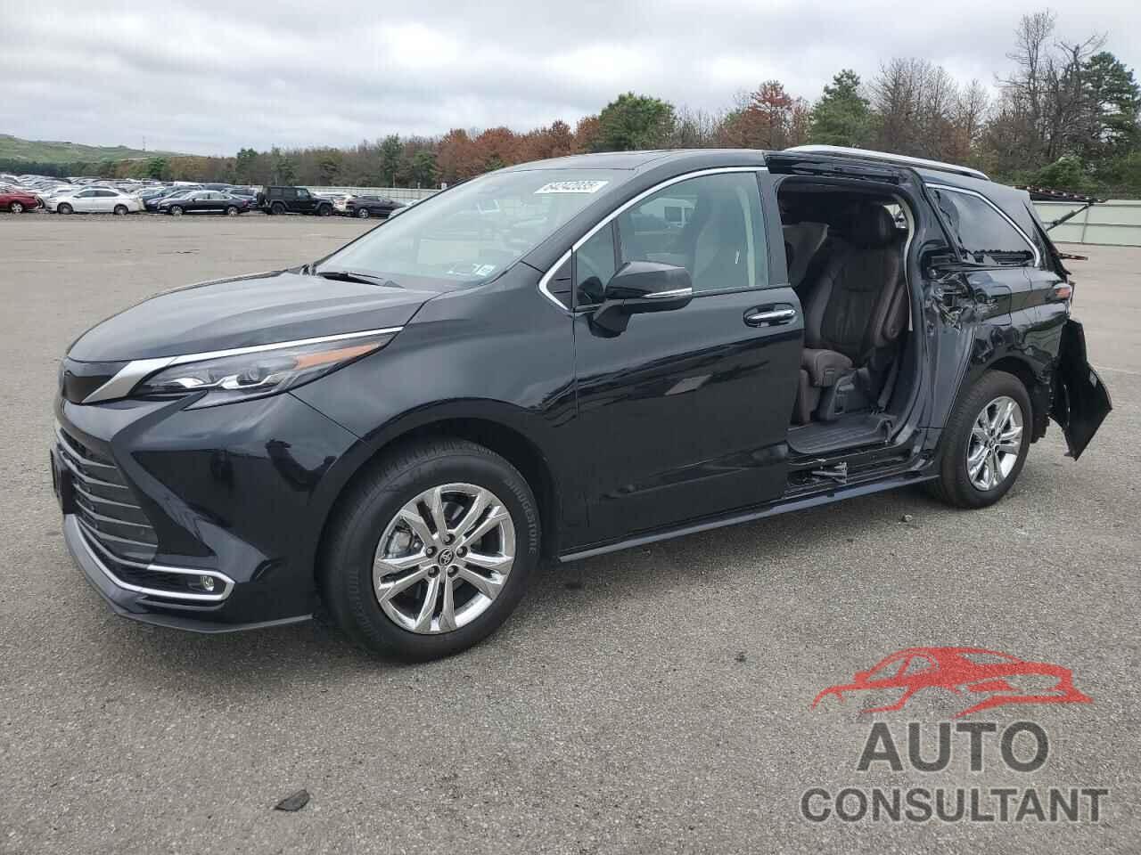 TOYOTA SIENNA 2024 - 5TDESKFC6RS151559