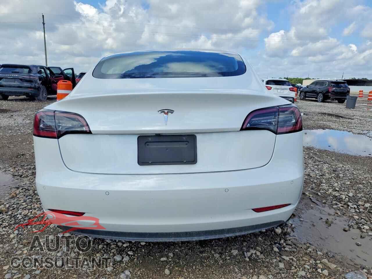TESLA MODEL 3 2021 - 5YJ3E1EA2MF854226