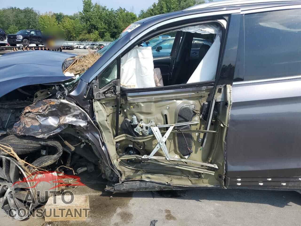 HONDA PILOT 2018 - 5FNYF6H96JB019629