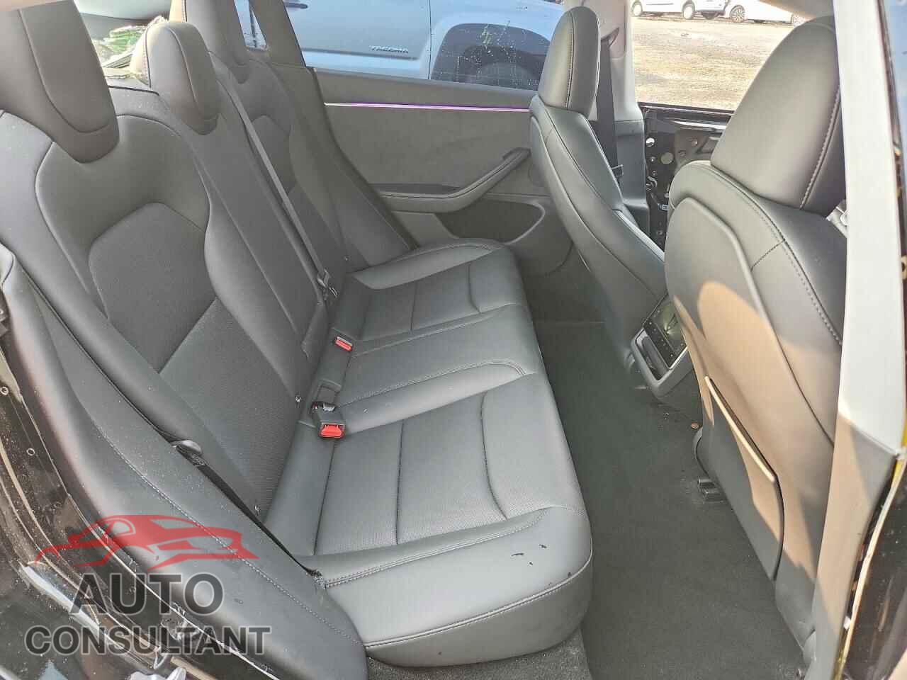 TESLA MODEL 3 2025 - 5YJ3E1EB5SF933251