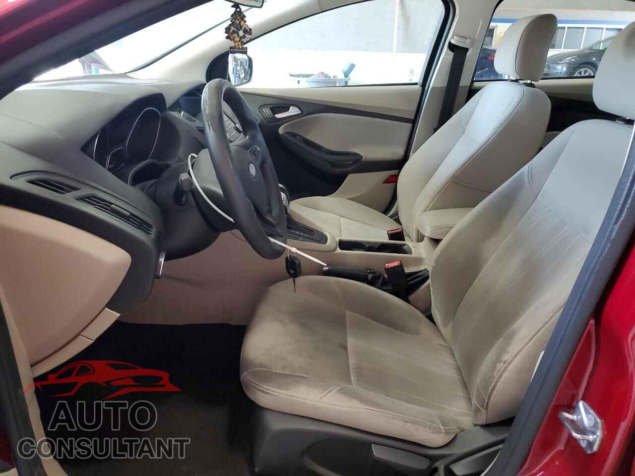FORD FOCUS 2015 - 1FADP3F28FL217736