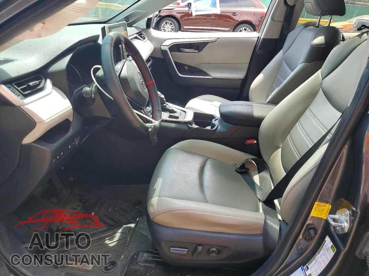 TOYOTA RAV4 2021 - 2T3A1RFV5MC153582