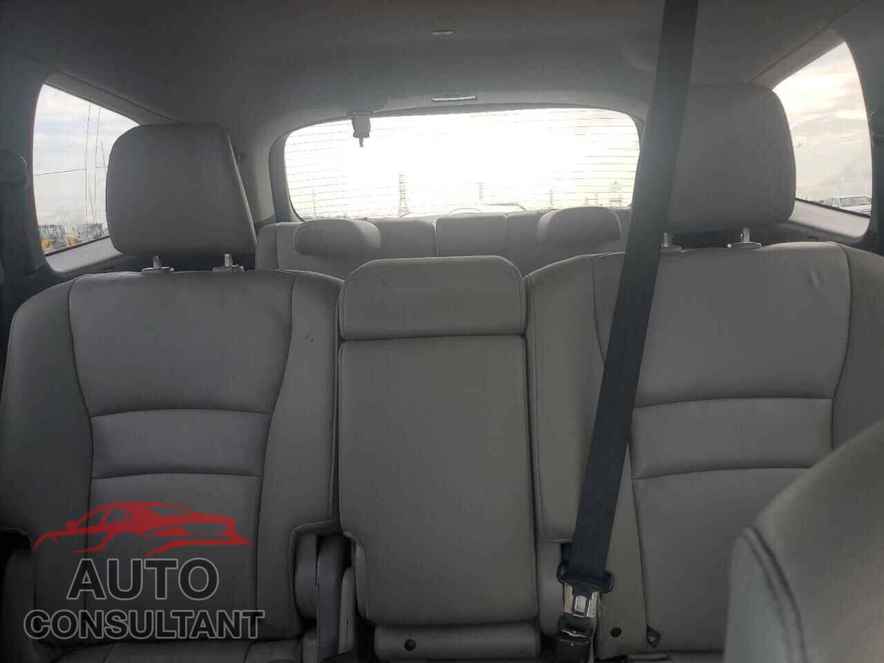 HONDA PILOT 2017 - 5FNYF5H5XHB044938